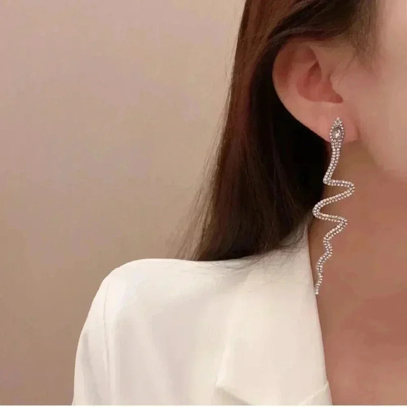 Long Snake Stud Earrings (Color: silvery) - Picture 2 of 5